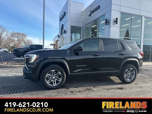 Used 2025 GMC Terrain Elevation image 4