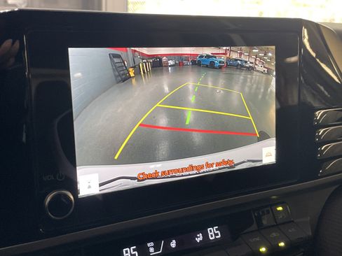 Used 2025 Toyota Camry SE image 25