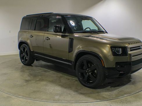 New 2026 Land Rover Defender 110 X-Dynamic SE AWD/4WD image 7