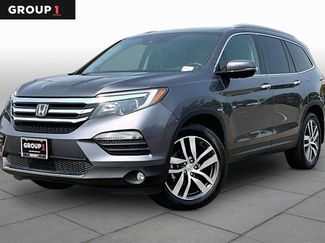 Used 2017 Honda Pilot Touring video 1