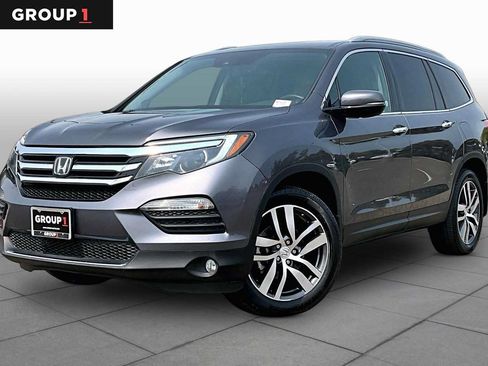 Used 2017 Honda Pilot Touring image 1