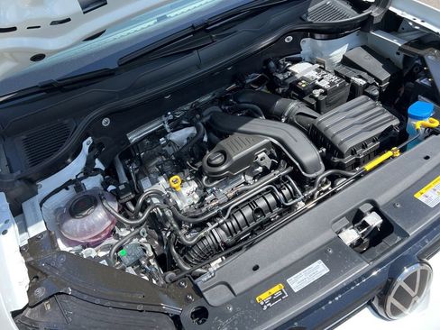New 2026 Volkswagen Taos SE FWD image 11