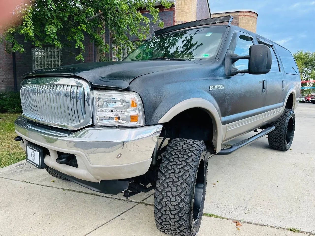 Used 2000 Ford Excursion Limited AWD/4WD image 3
