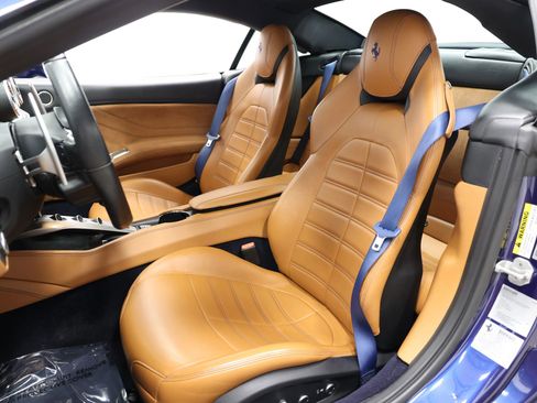 Used 2017 Ferrari California T image 4