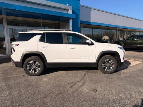 Used 2025 Chevrolet Equinox LT w/ Convenience Package II image 11