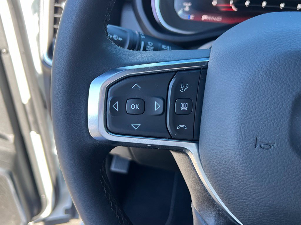 Used 2025 RAM 2500 Laramie AWD/4WD image 28