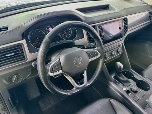 Used 2021 Volkswagen Atlas SE w/ Panoramic Sunroof Package AWD/4WD image 11