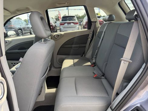 Used 2007 Chrysler PT Cruiser Touring FWD image 17