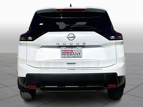 New 2026 Nissan Rogue SV image 4