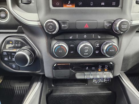 Used 2022 RAM 1500 Big Horn AWD/4WD image 15