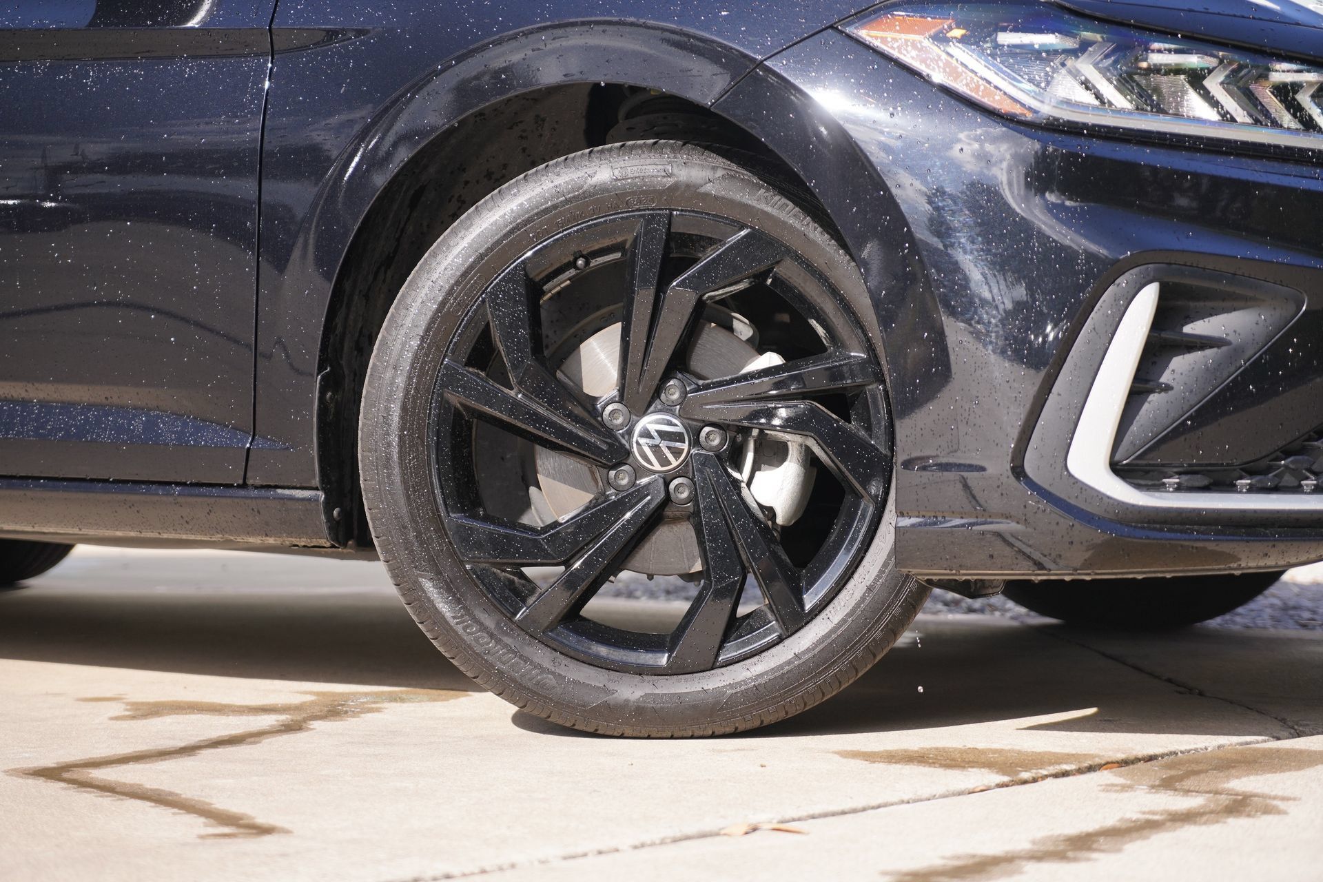 Certified 2026 Volkswagen Jetta SE FWD image 3