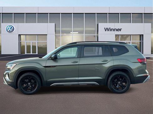 Used 2025 Volkswagen Atlas Peak Edition SE AWD/4WD image 3
