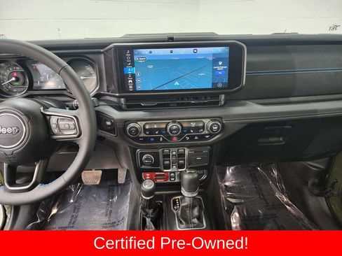 Used 2024 Jeep Wrangler Unlimited Rubicon 4xe image 15