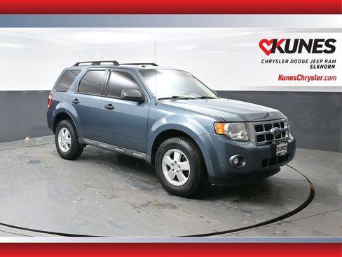 Used 2011 Ford Escape XLT image 1