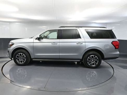 Used 2024 Ford Expedition Max XLT image 11