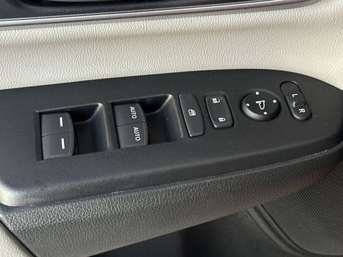 Used 2022 Honda CR-V Touring image 27