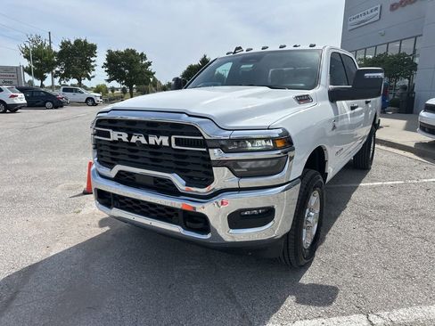 New 2025 RAM 2500 Big Horn AWD/4WD image 11