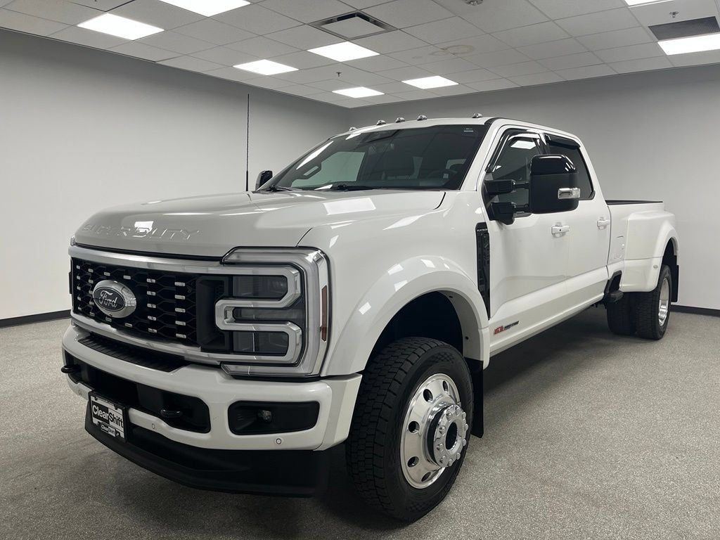 Used 2025 Ford F450 Platinum w/ FX4 Off-Road Package AWD/4WD image 4