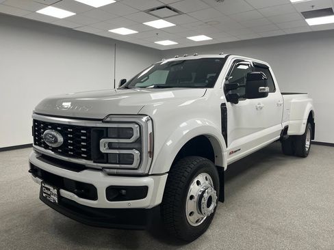 Used 2025 Ford F450 Platinum w/ FX4 Off-Road Package AWD/4WD image 4
