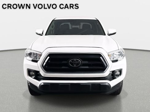 Used 2023 Toyota Tacoma SR5 w/ Technology Package RWD image 2