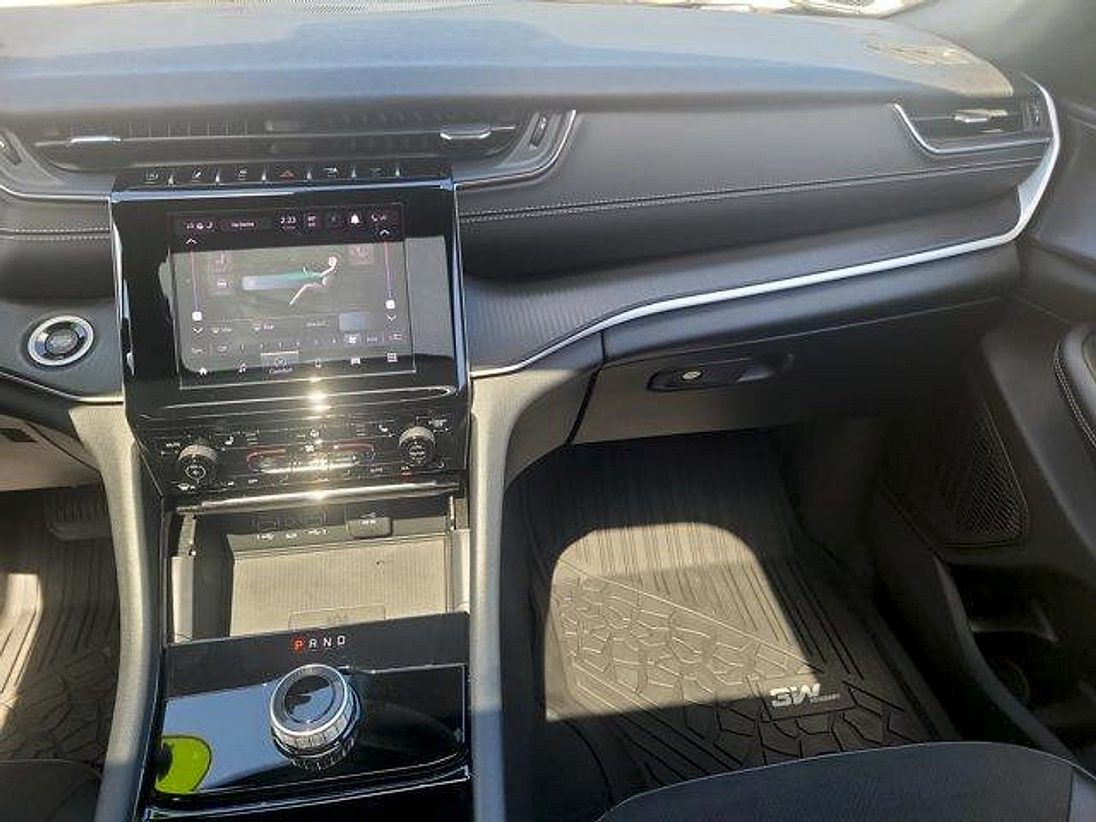 Used 2023 Jeep Grand Cherokee Altitude RWD image 16