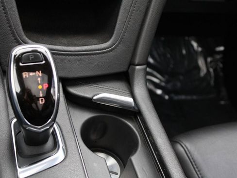 Used 2018 Cadillac XT5 Luxury w/ Driver Awareness Package image 38