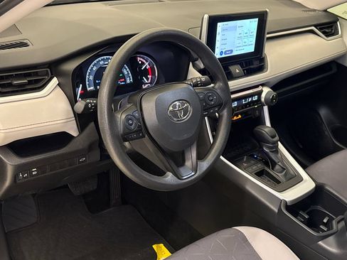 Used 2025 Toyota RAV4 XLE w/ Convenience Package FWD image 19