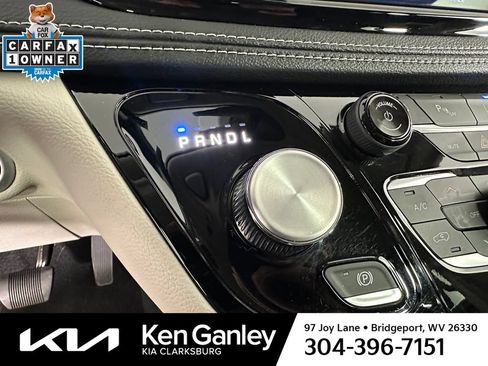 Used 2023 Chrysler Pacifica Touring-L AWD/4WD image 19