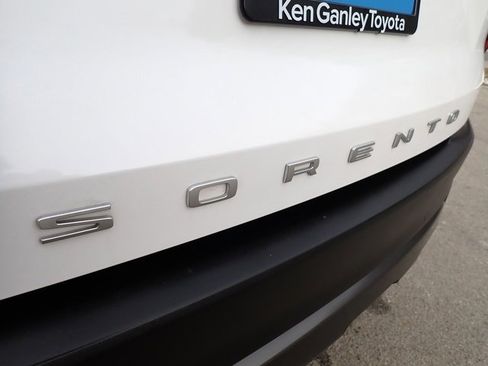 Used 2022 Kia Sorento S image 7