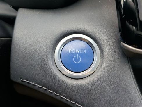 Used 2021 Toyota Highlander XLE FWD image 22