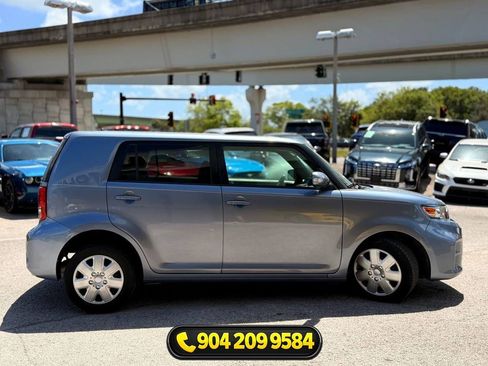 Used 2012 Scion xB FWD image 9