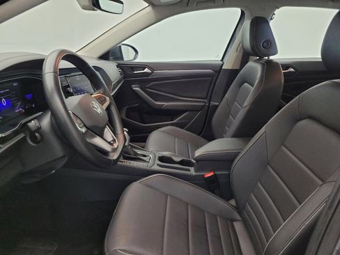 Used 2024 Volkswagen Jetta SE image 17