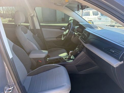Used 2022 Volkswagen Taos SE image 14