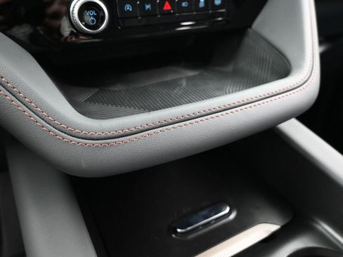 New 2025 Ford Explorer Active image 20