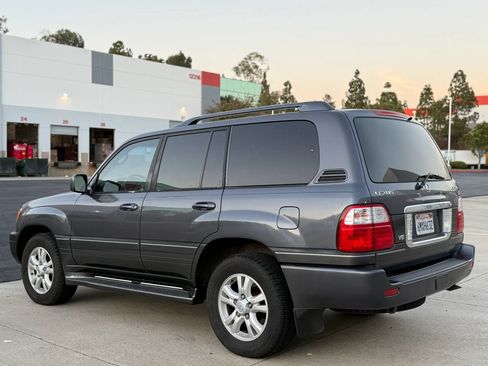 Used 2004 Lexus LX 470 4WD w/ Preferred Accessory Pkg image 14