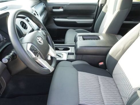 Used 2015 Toyota Tundra SR5 w/ SR5 Upgrade Package RWD image 18