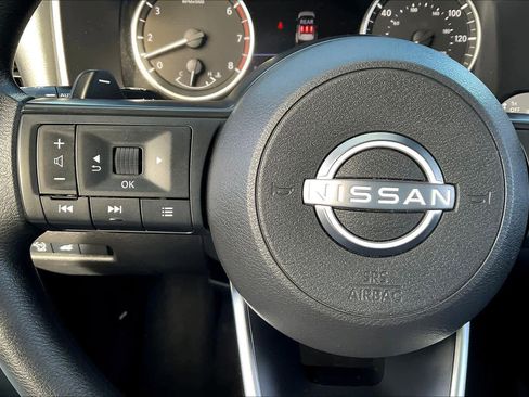 Used 2024 Nissan Rogue SV image 22