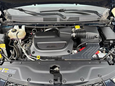 Used 2023 Chrysler Pacifica Touring-L w/ S Appearance Package FWD image 36