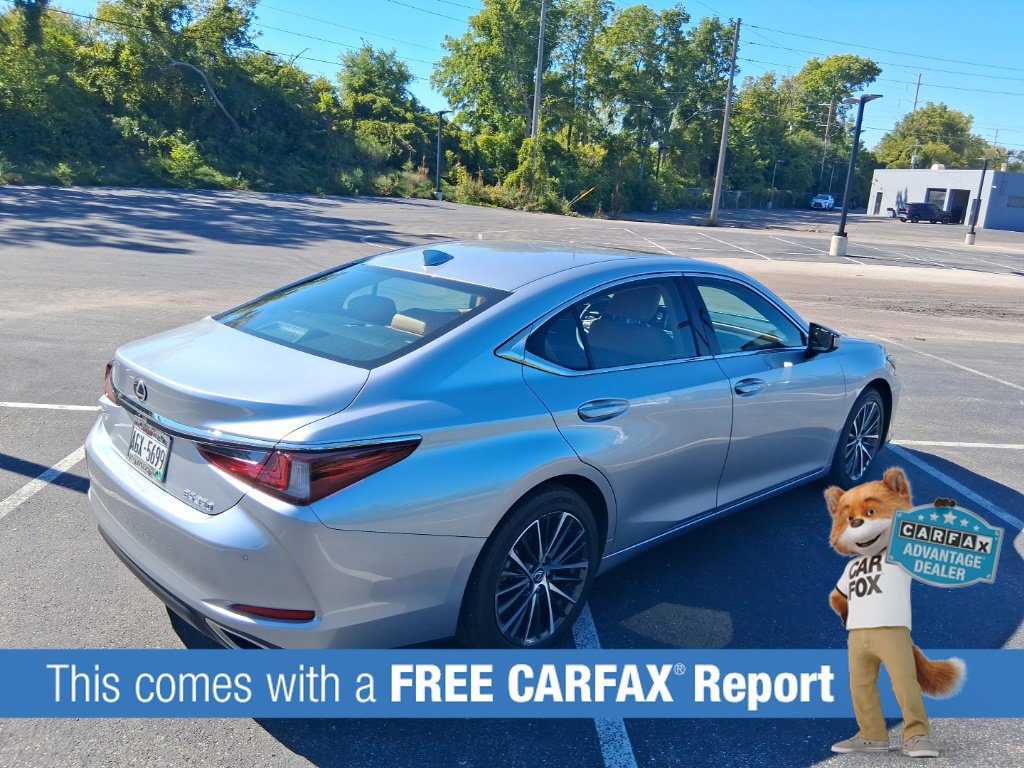 Used 2024 Lexus ES 350 w/ Premium Package FWD image 3