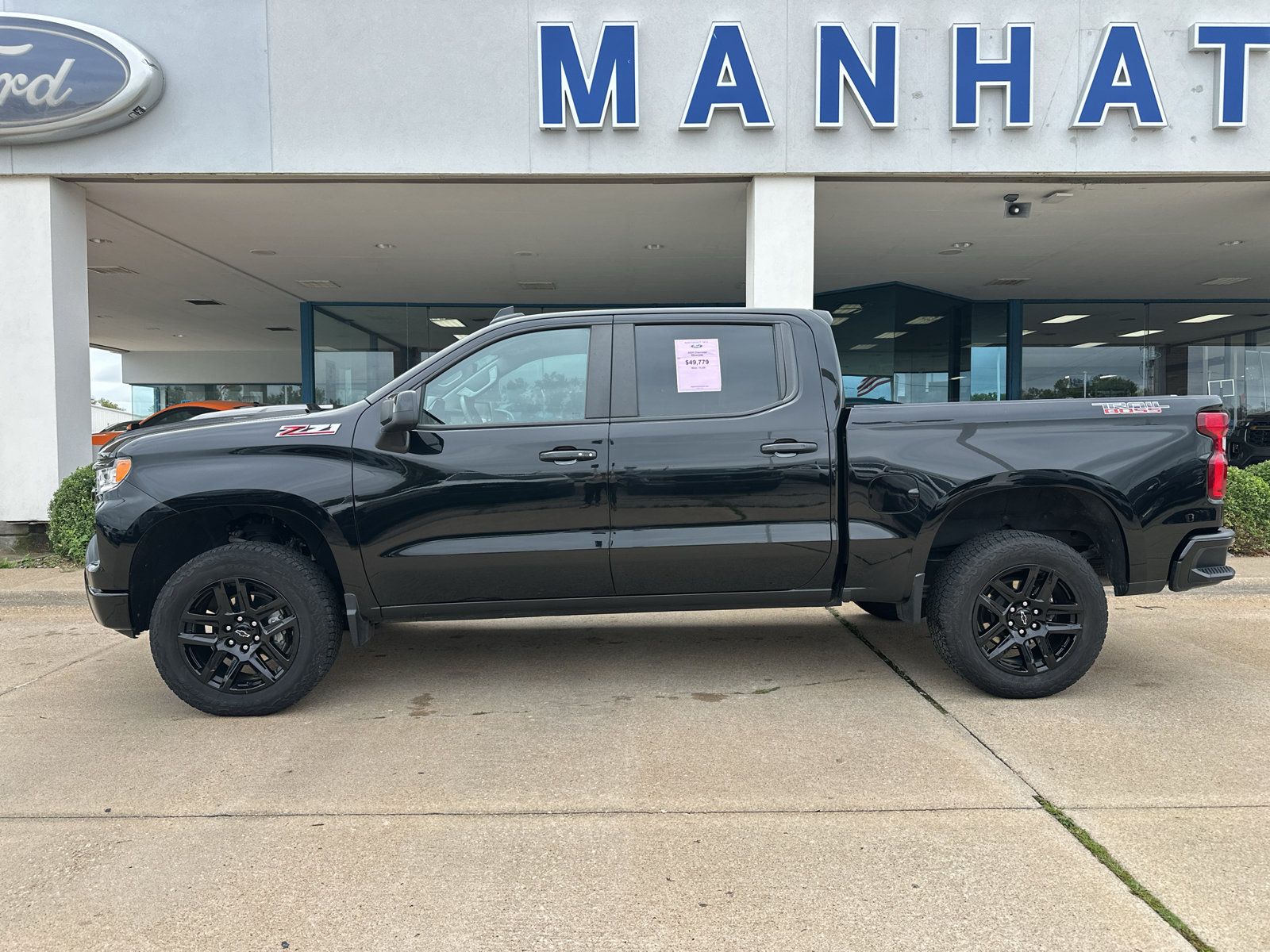 Used 2025 Chevrolet Silverado 1500 LT Trail Boss w/ Protection Package AWD/4WD image 10