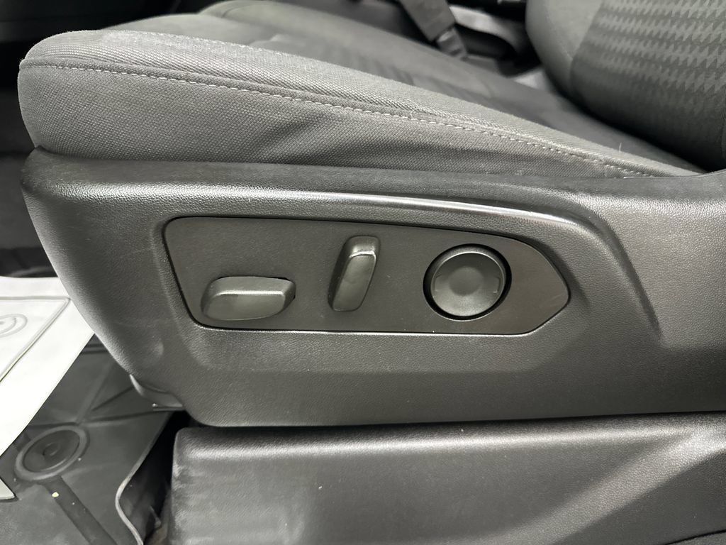 Used 2022 Chevrolet Silverado 1500 RST AWD/4WD image 10