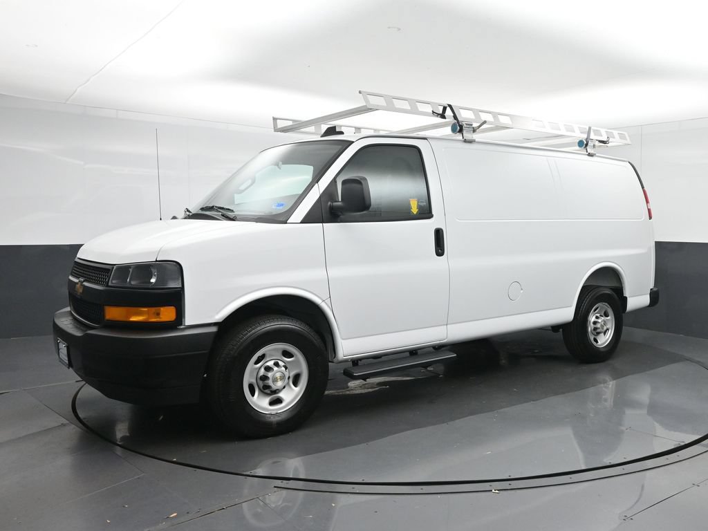 Used 2025 Chevrolet Express 2500 RWD image 3