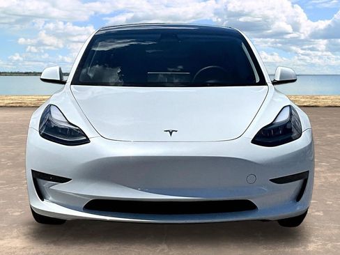 Used 2023 Tesla Model 3 Standard Range RWD image 2