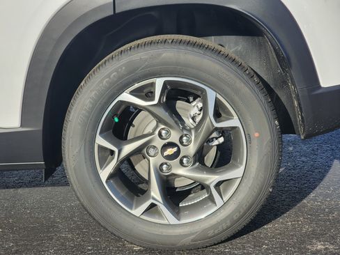 New 2026 Chevrolet Trax LT image 9