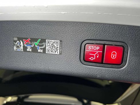 Used 2026 Mercedes-Benz GLC 300 4MATIC image 18