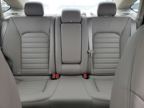 Used 2018 Ford Fusion SE w/ Fusion SE Technology Package image 19