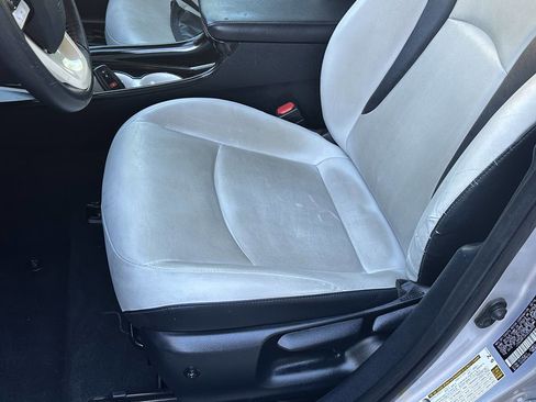 Used 2016 Toyota Prius Three Touring image 22