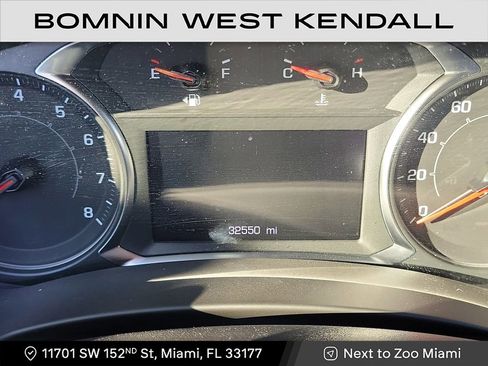 Used 2023 GMC Terrain SLE w/ Driver Convenience Package image 11