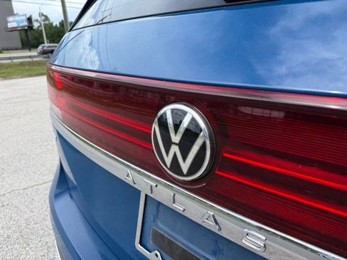 Used 2025 Volkswagen Atlas SE FWD image 12