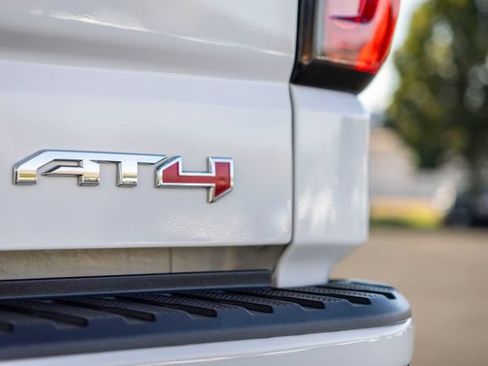 Certified 2025 GMC Sierra 1500 AT4 w/ AT4 Premium Package AWD/4WD image 28